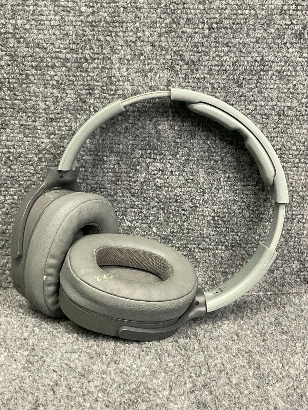 Skullcandy Gray Over Ear Headphones Used With Cable