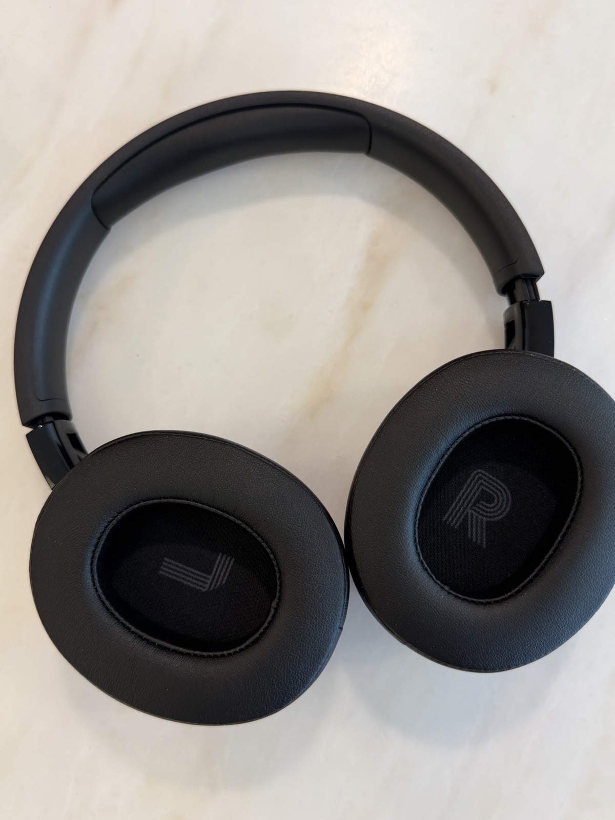 JBL Tune 720BT Black Wireless Headphones Model: JBLT720BTBLKAM – New Open Box