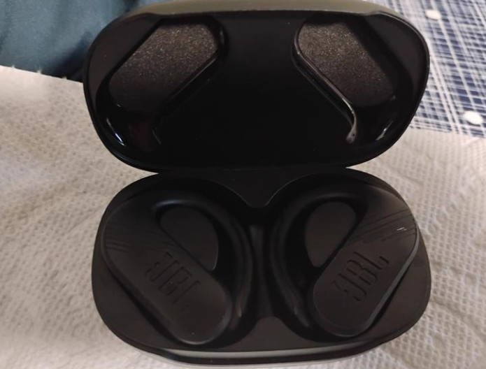 JBL Endurance Peak 3 True Wireless Bluetooth Earbud Headphones – Black