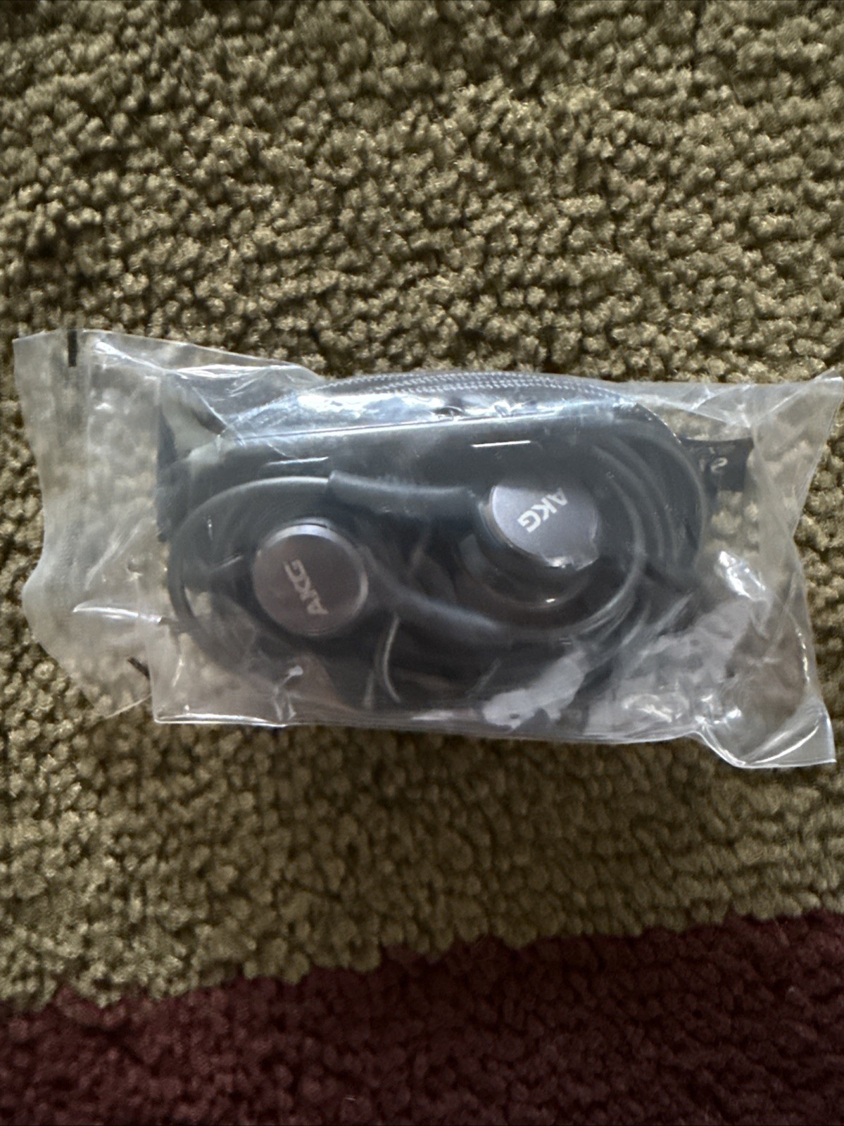 Samsung AKG EO-IG955 3.5mm Earbud Headphones with Microphone/Remote – Dark Gray