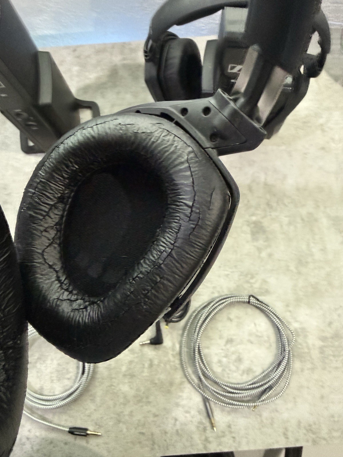 Sennheiser 2-HDR 175 RF Wireless Headphone & System Stand TR 175 & TR 165 +Cable