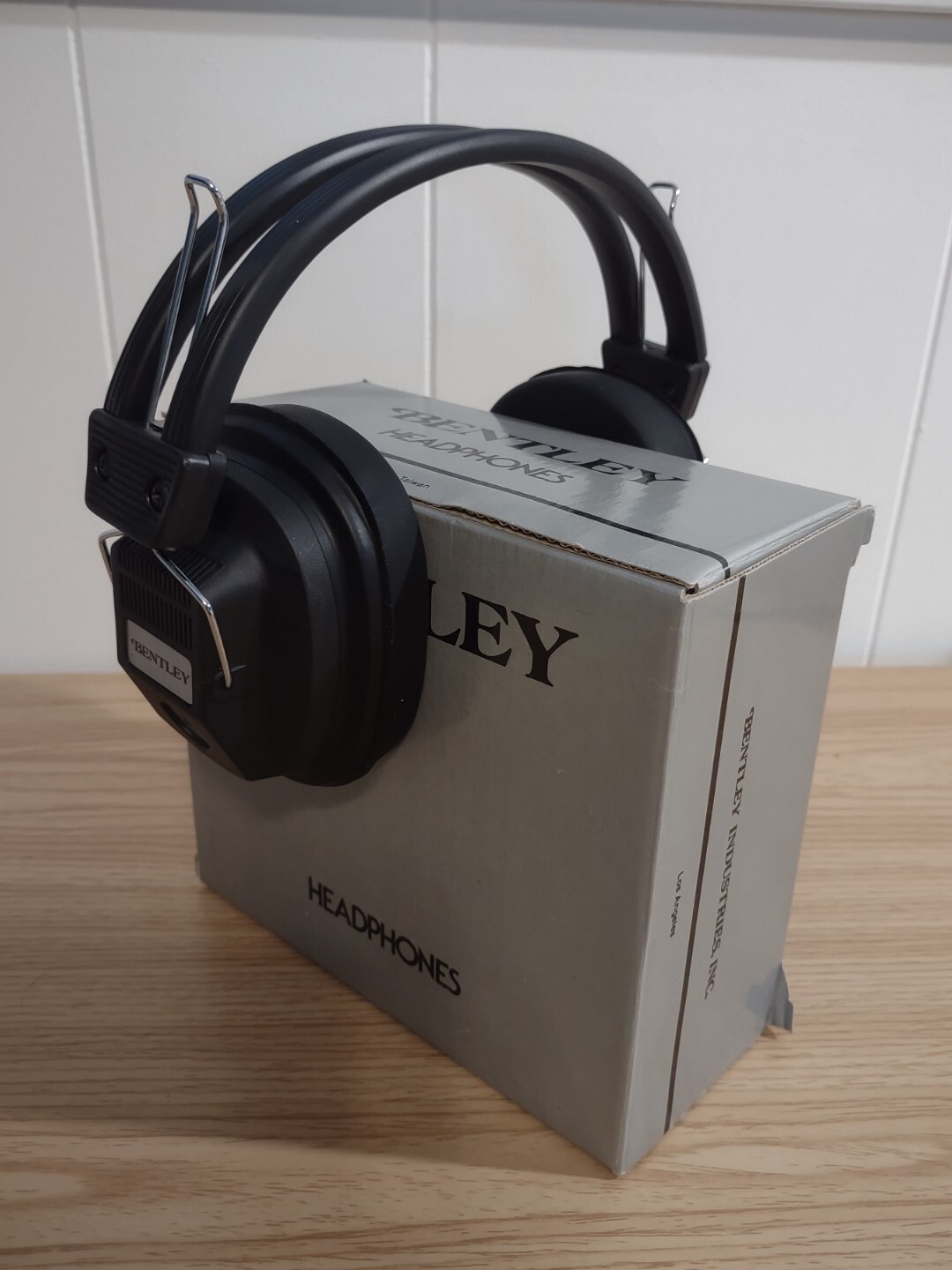 Vintage Bentley Stereo Cushion Headphones Over The Ear Taiwan