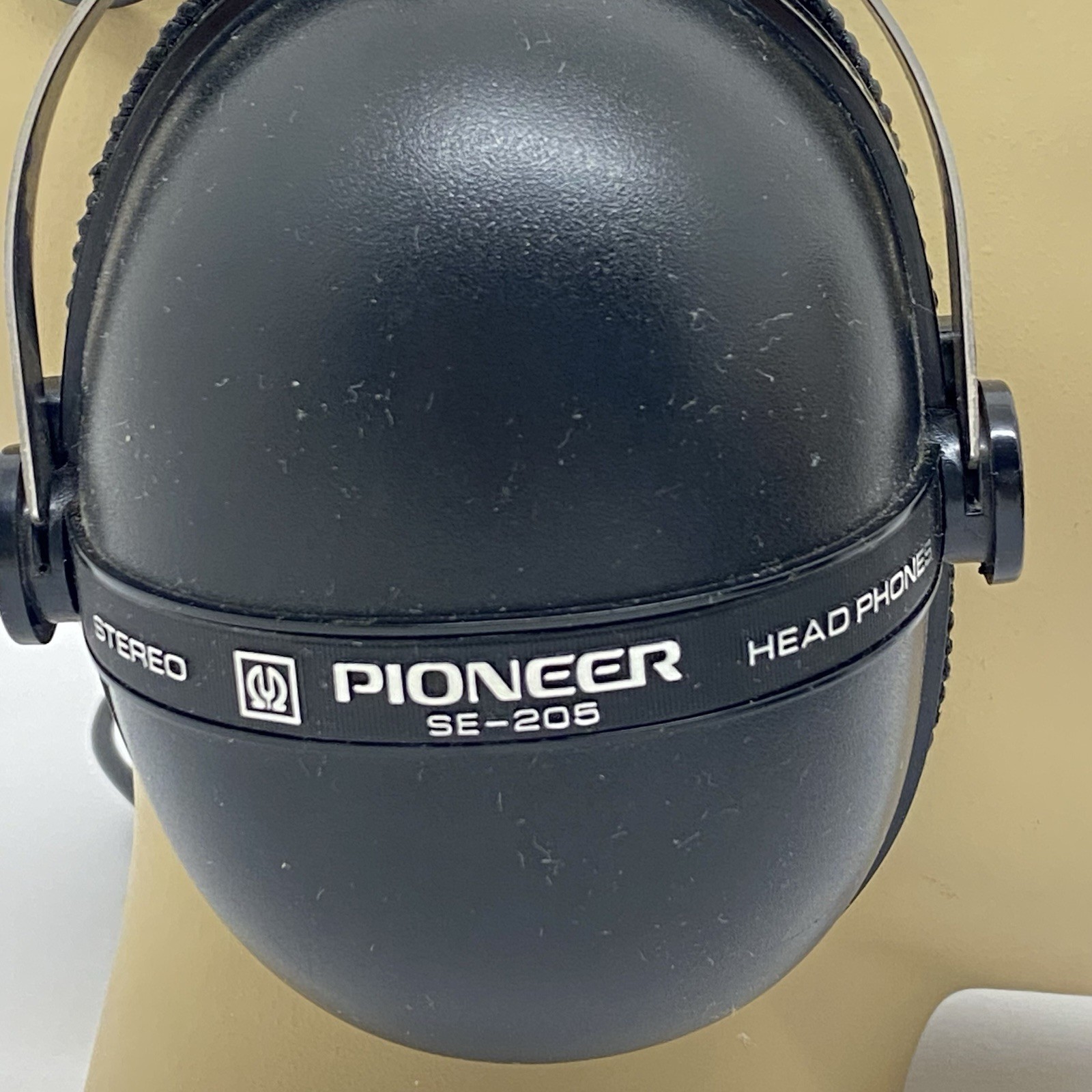 VINTAGE PIONEER MODEL SE-205 STEREO HEADPHONES MADE IN JAPAN GREAT CONDITION