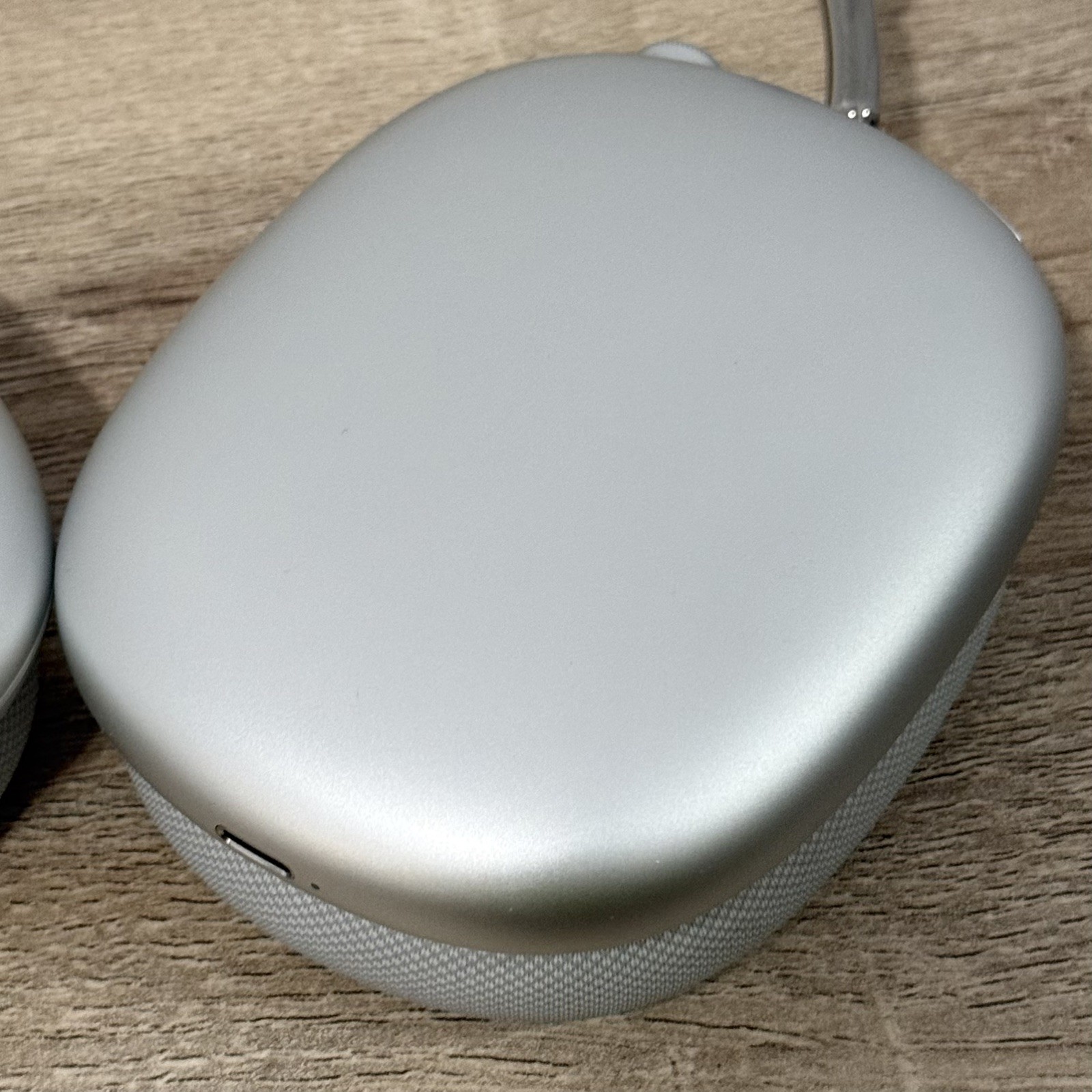 Apple AirPods Max A2096 1st Gen Bluetooth Headphones Lightning White Silver