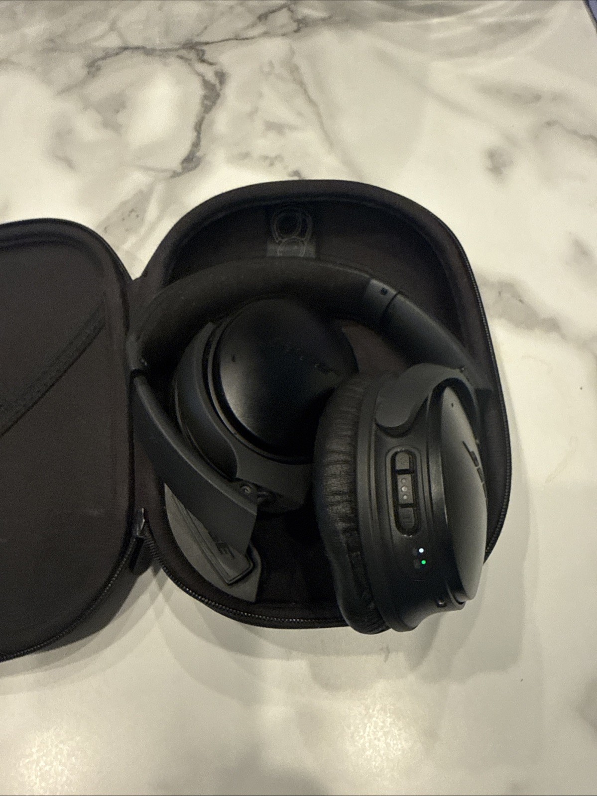 Bose QuietComfort 35 Over the Ear Wireless Headphones – Black