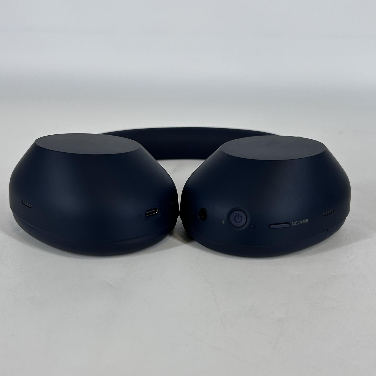 Sony WH-1000XM6 Headphones Midnight Blue w/ Case/Charger – Excellent