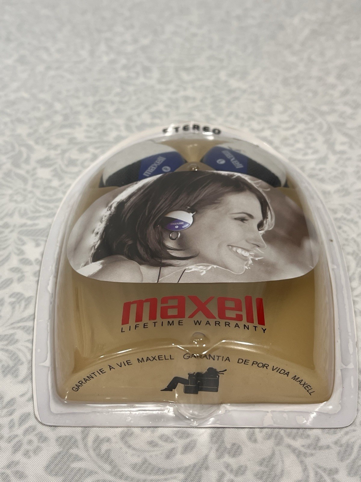 Maxell EC-150 Earclip Headphones Blue White Stereo 3.5mm 32ohms 3Ft Cord