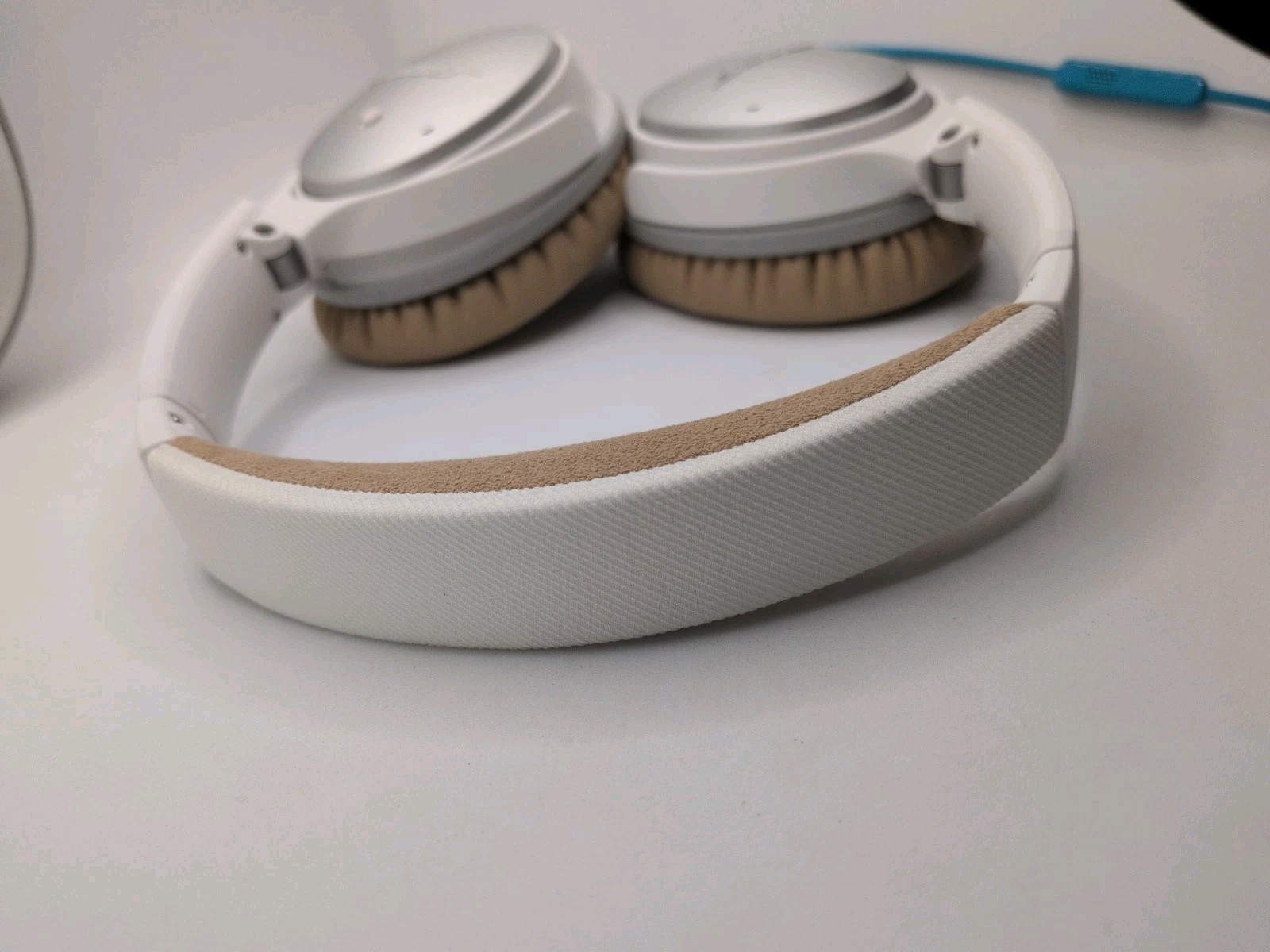 Bose QuietComfort QC25 Headphones Wired Noise Cancelling White Case Tested