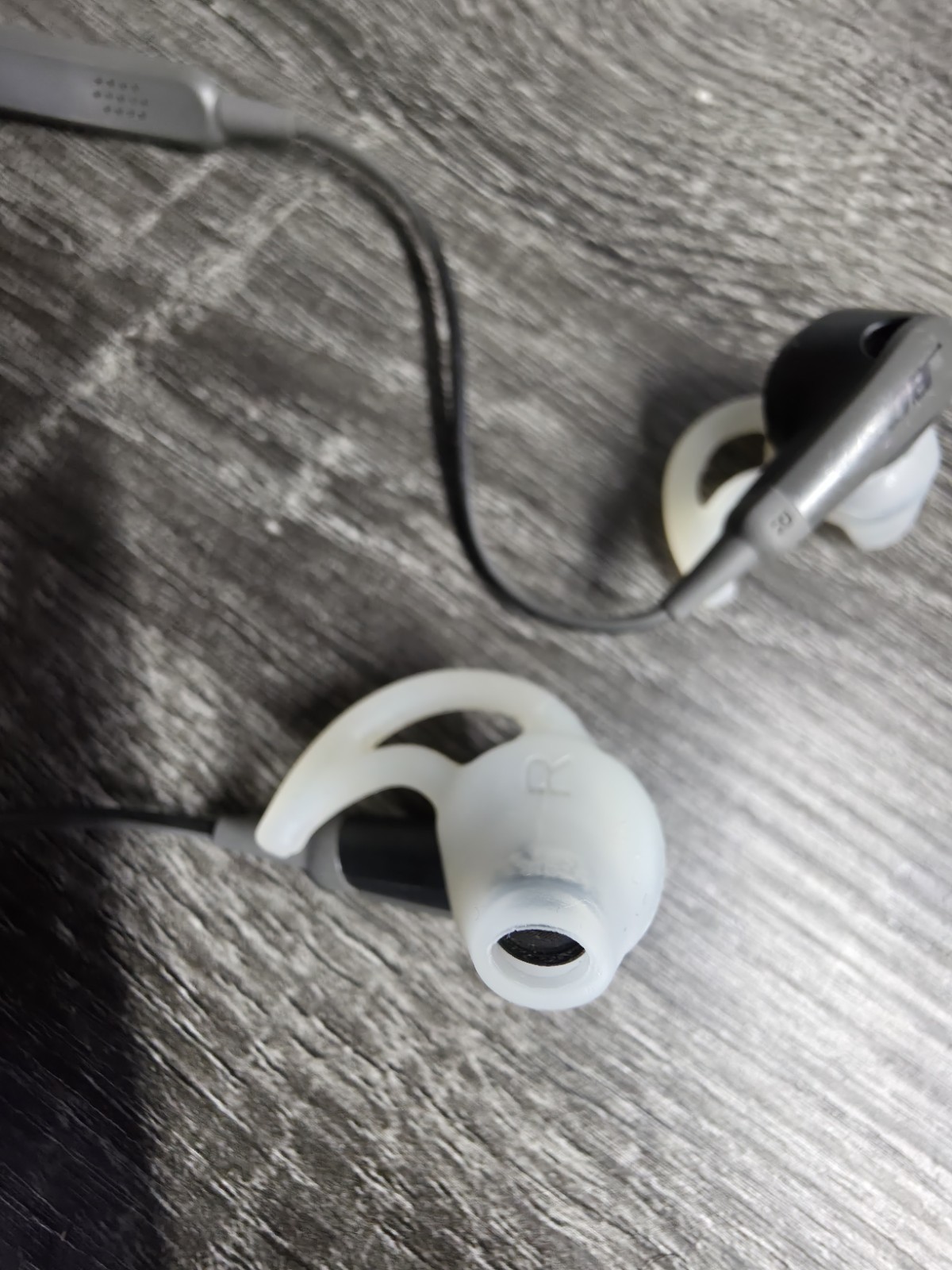 Bose SoundSport Wired 3.5mm Jack Earbuds In-ear Headphones Charcoal Blk Earbuds