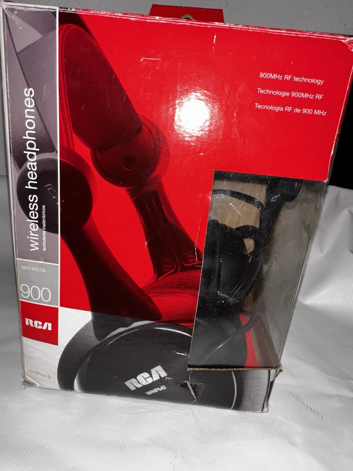 RCA WHP141 900MHz RF UHF Wireless Over-Ear Headphones Black w/ Base Dock