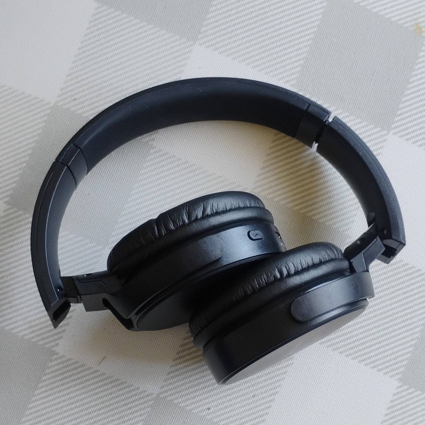 Black Headband Headphones Double Earpieces Ear-Pad (On the Ear) Over-Ear Style