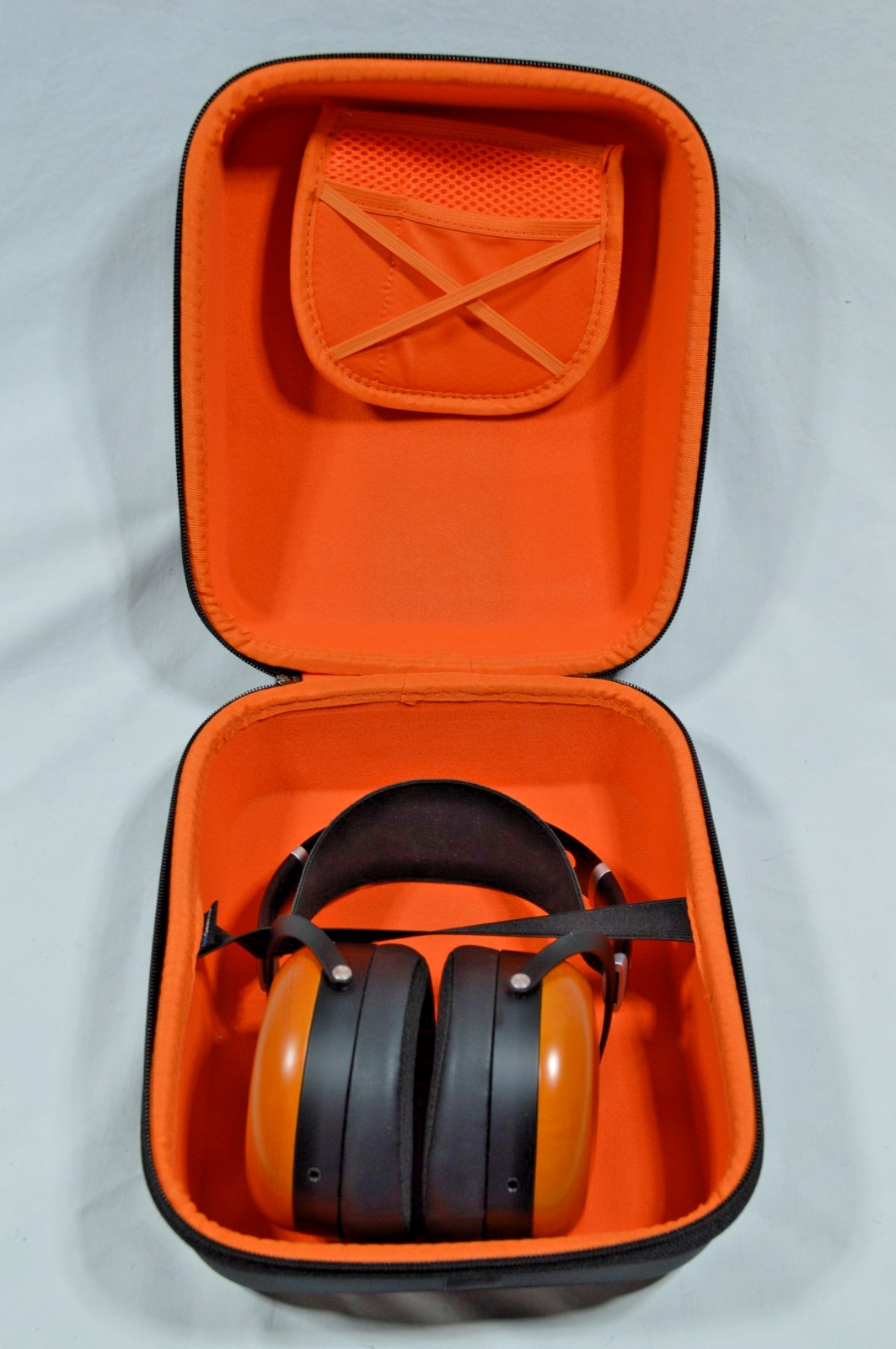 HiFiMan Sundara Closed-Back Planar Headphones w/ Soft Case *NO DUAL 3.5mm CABLE*