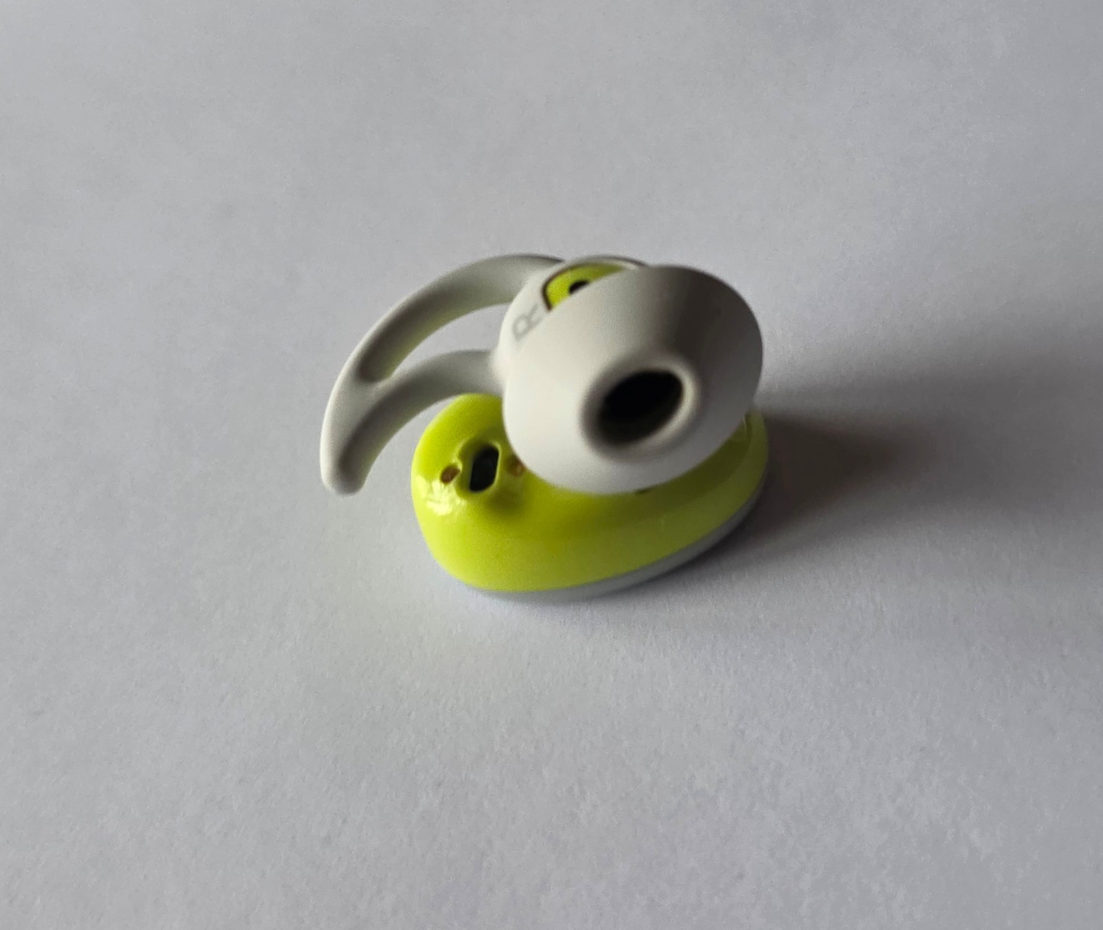 Unused Glacier White Bose Sport True Wireless RIGHT EARBUD ONLY In Bulk Pkg