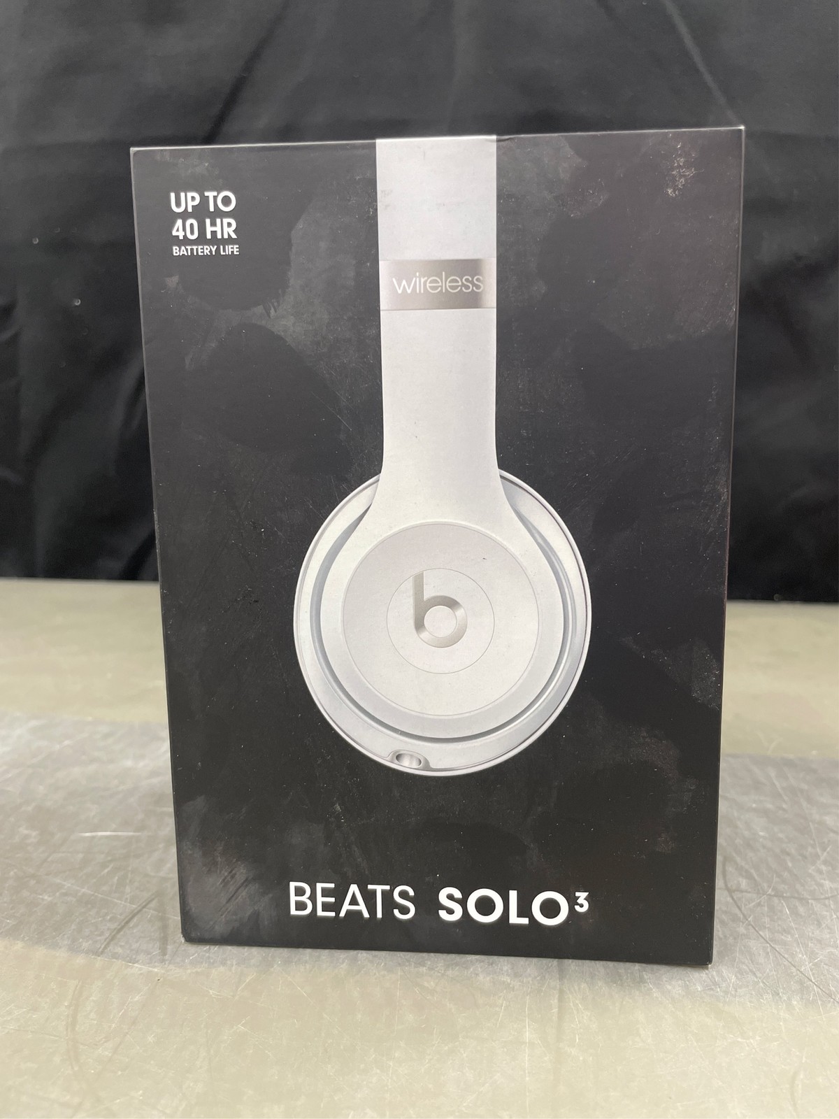 Beats by Dr. Dre Solo3 Casual Listening Active Noise Cancellation Bluetooth On 3
