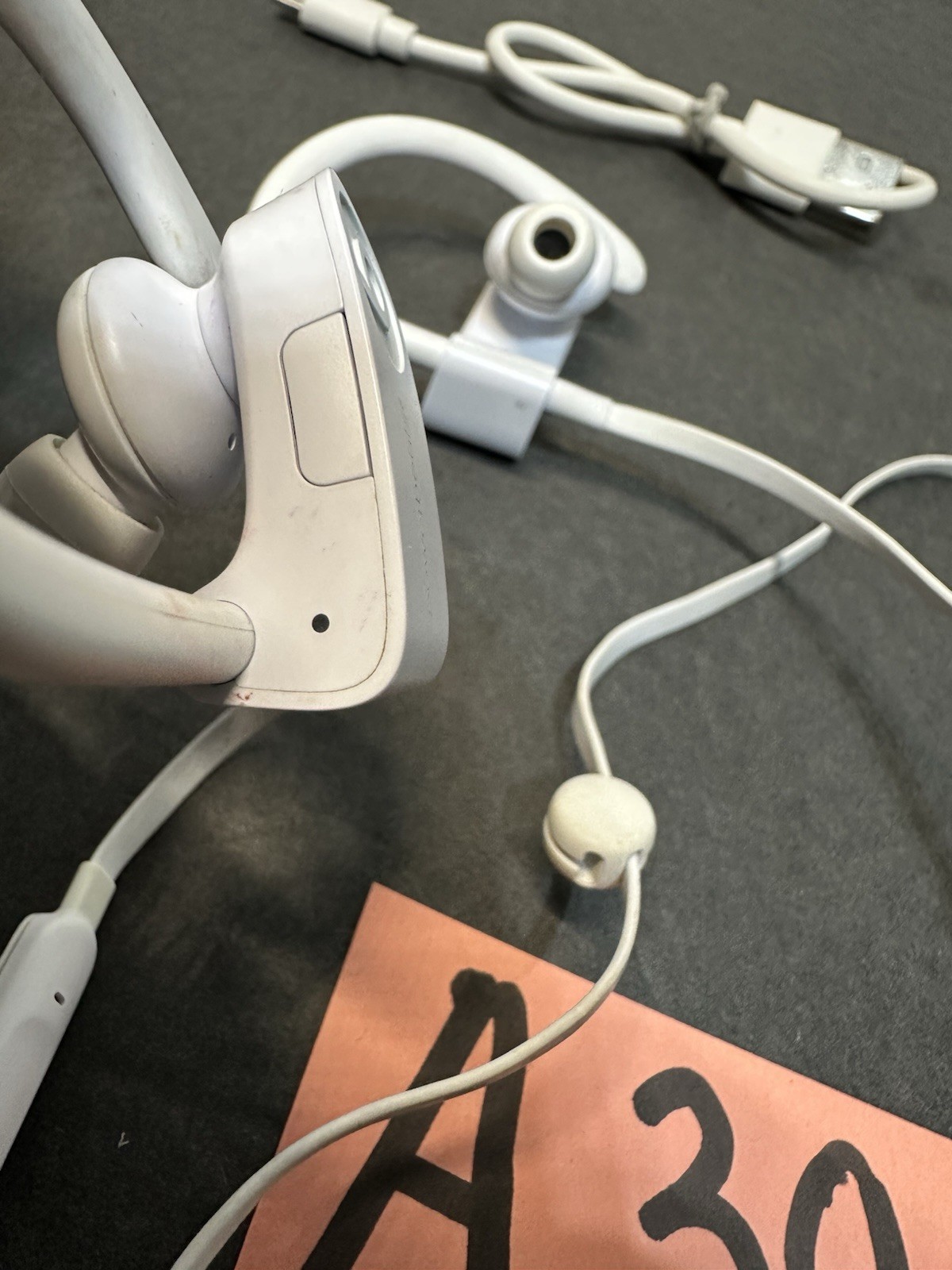 Beats Powerbeats3 Wireless in Ear Headphones – White