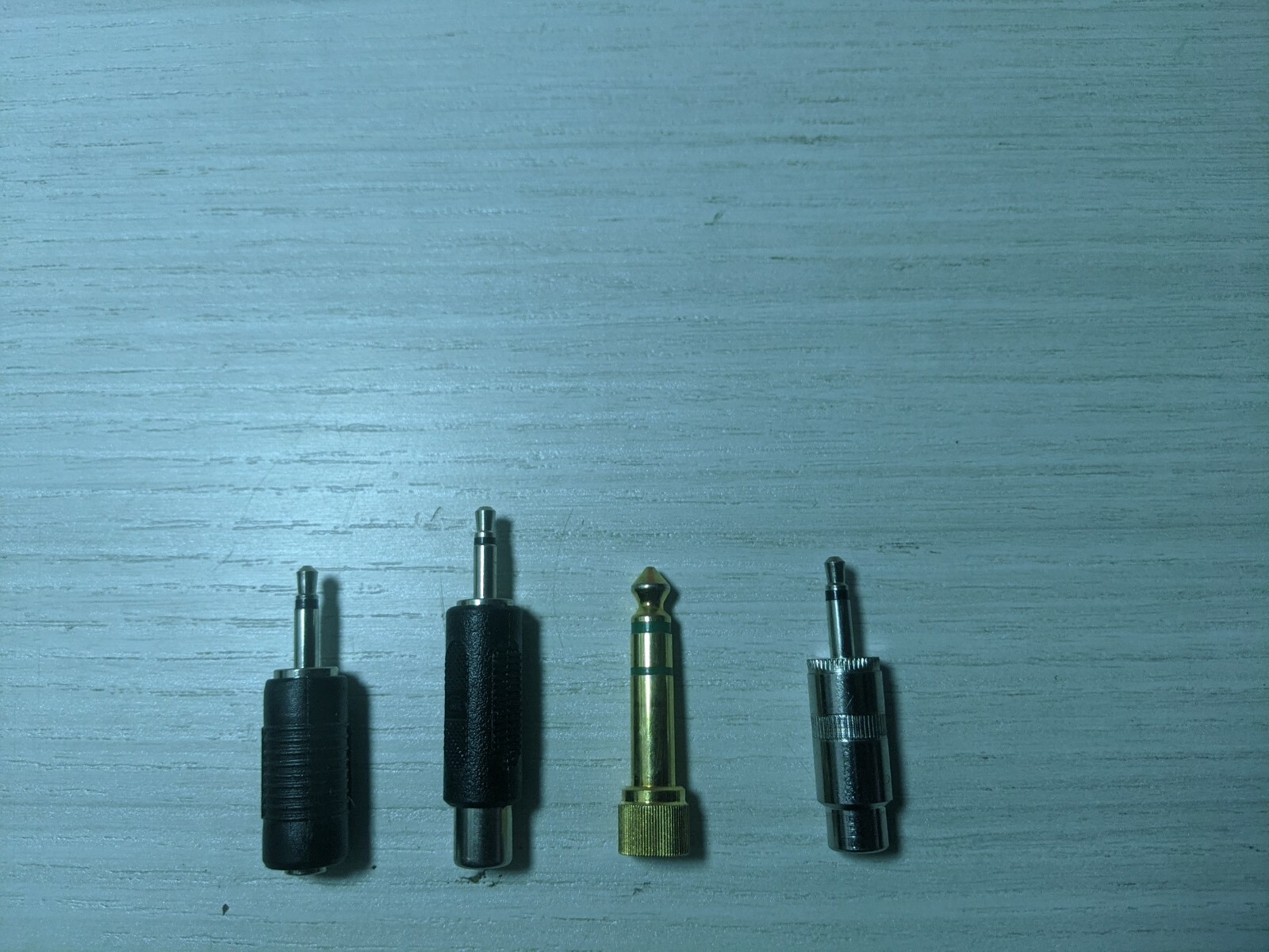 Lot of 4 Various Phone Adapter Plug 1/8″ 1/4″ RCA Jack Headphones threaded Metal