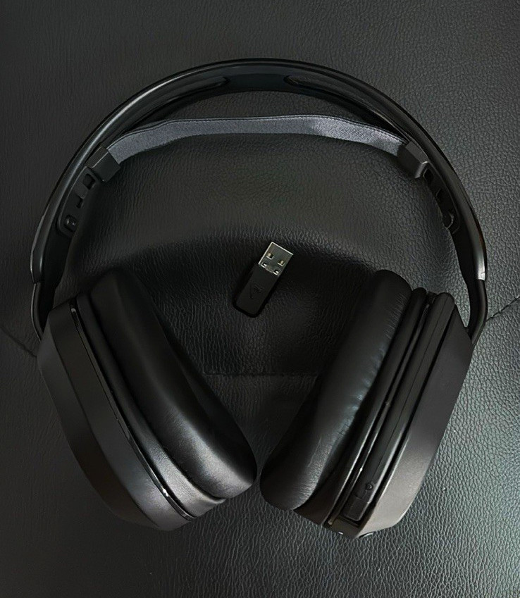 Turtle Beach Black Over-Ear Bluetooth Headphones Adjustable Headband