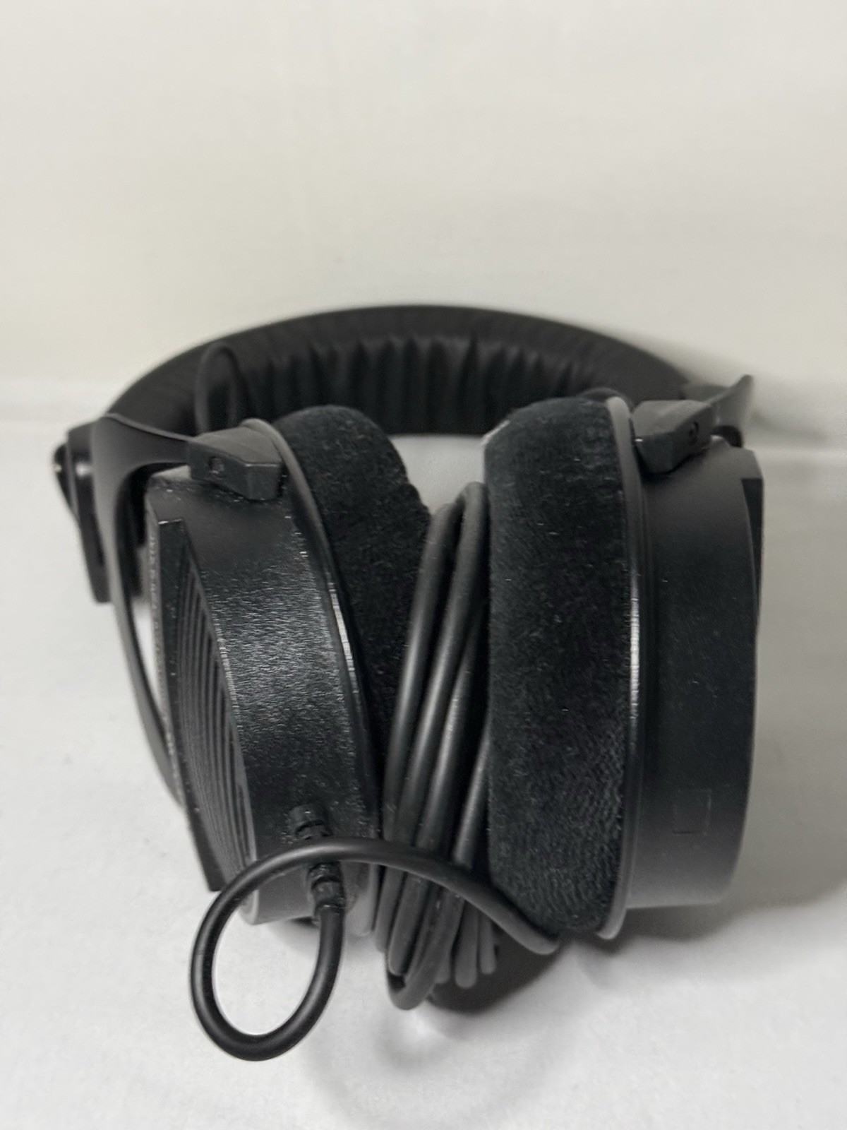 beyerdynamic DT 990 PRO Over-Ear Studio Monitor Headphones
