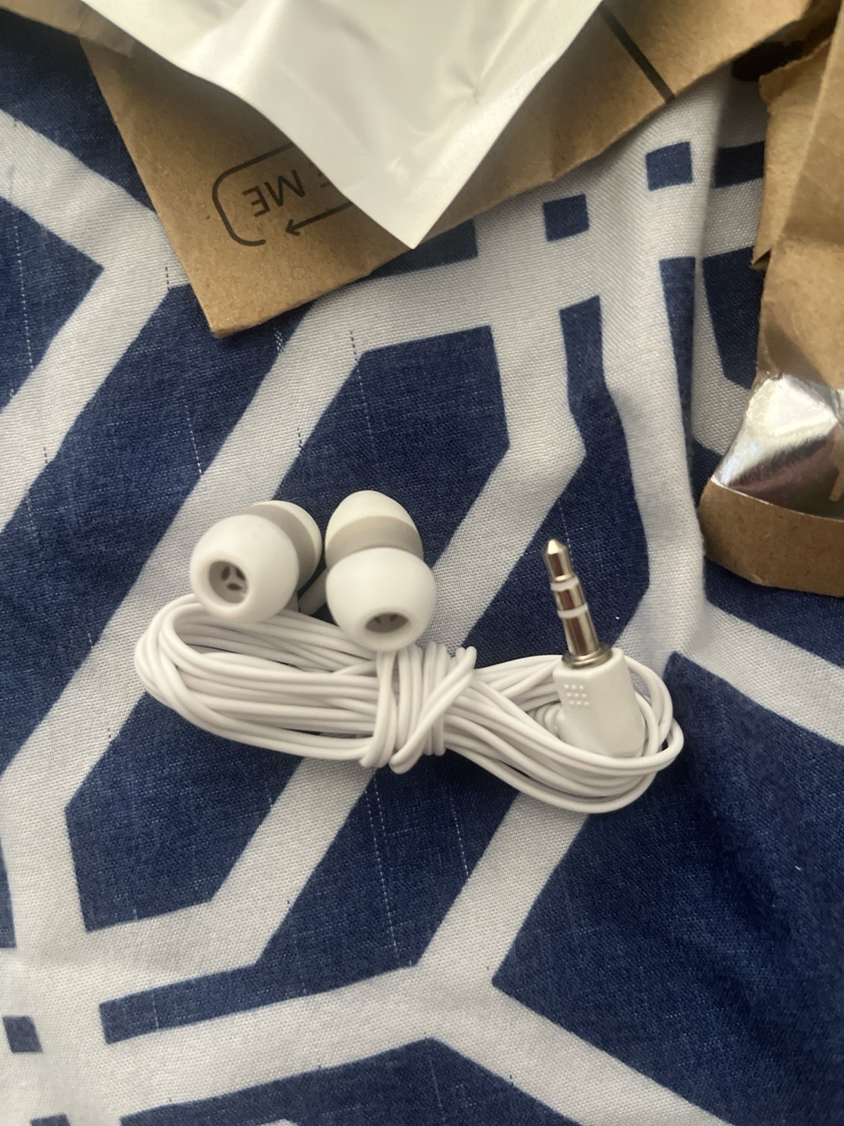 Travel Airplane Wired Earbuds Ear Buds Phone Vacation
