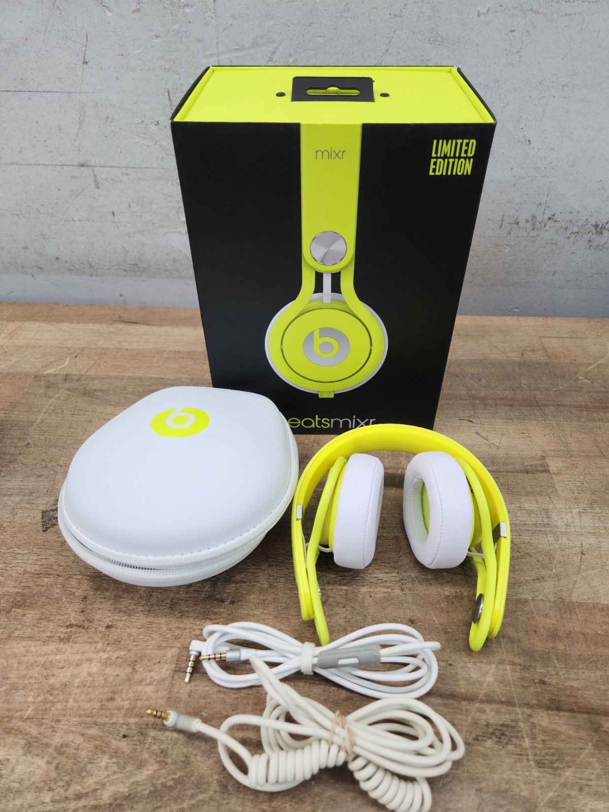 Beats Mixr Mixer Wired Headphones Neon Green Limited Edition David Guetta Rare