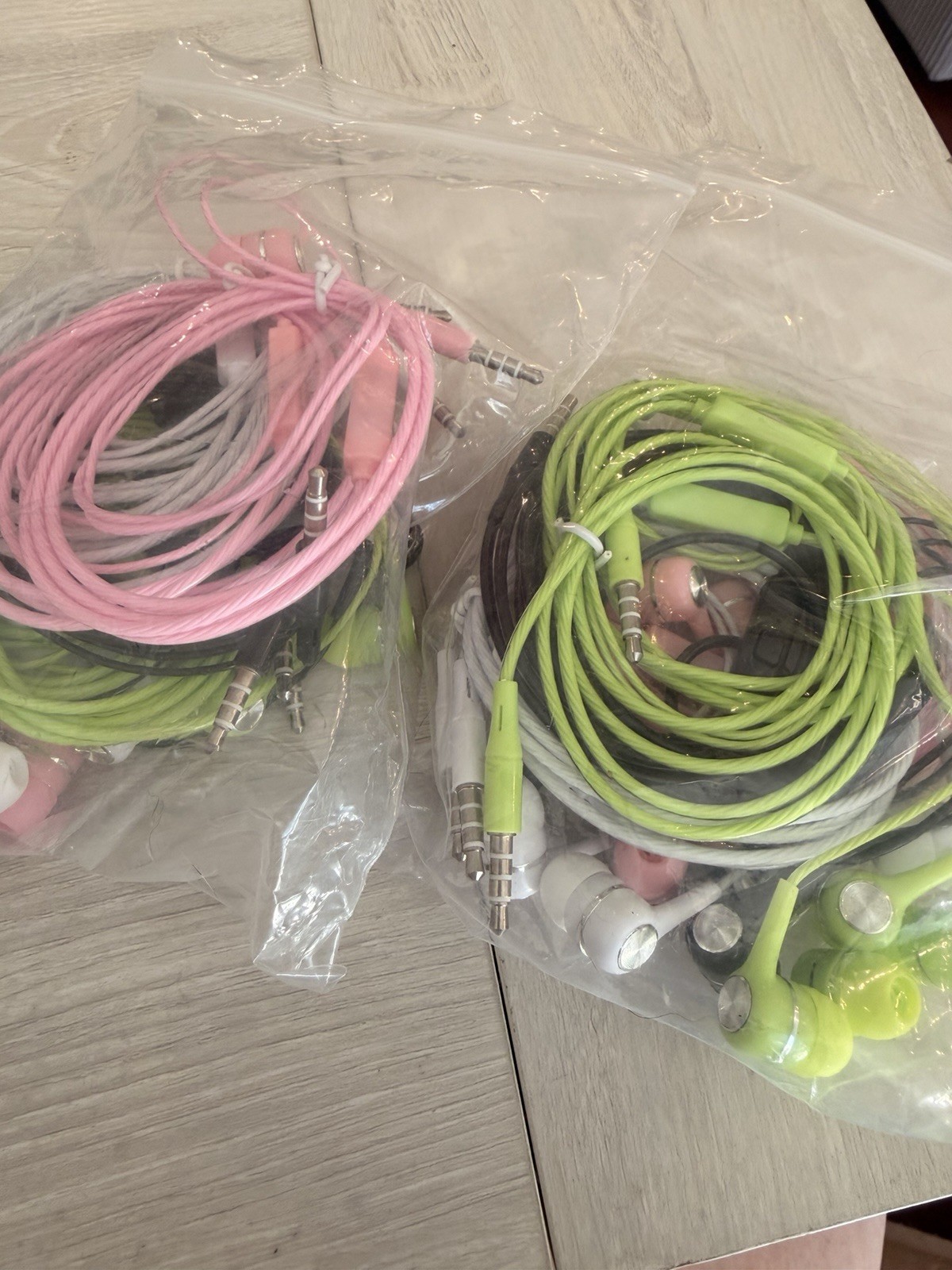 8 Pairs Wired Earbuds with Microphone & Volume Control, in Ear Earphone 3.5mm
