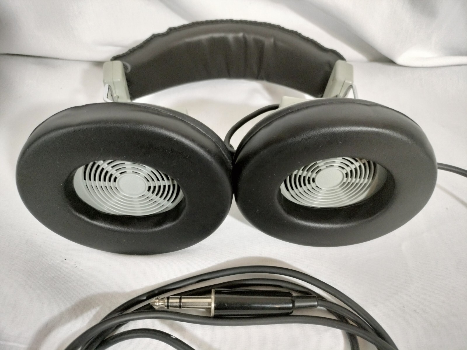 Vintage Realistic Nova 16 Stereo Headphones 8 ohms Dual Volume Control Korea