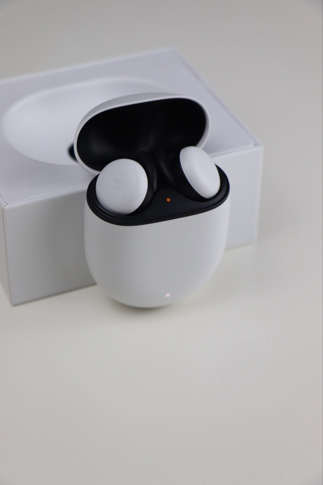 Google Pixel Buds White Bluetooth In-Ear Earbuds w/ USB-C Case READ