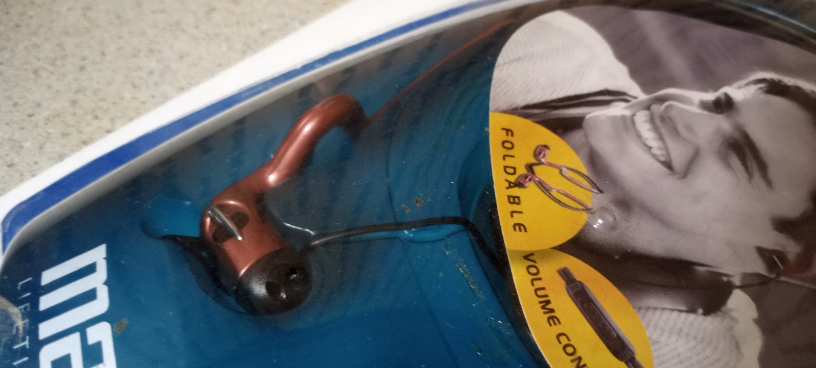 MAXELL HB-350F FOLDABLE STEREO HEAD BUDS WITH VOLUME CONTROL..PLS READ