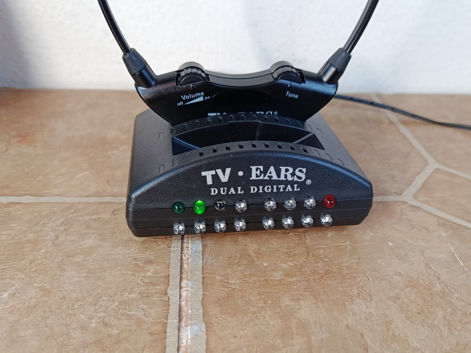 TV Ears Digital Wireless System Base & 1 Headset EUC w/ *New Battery*