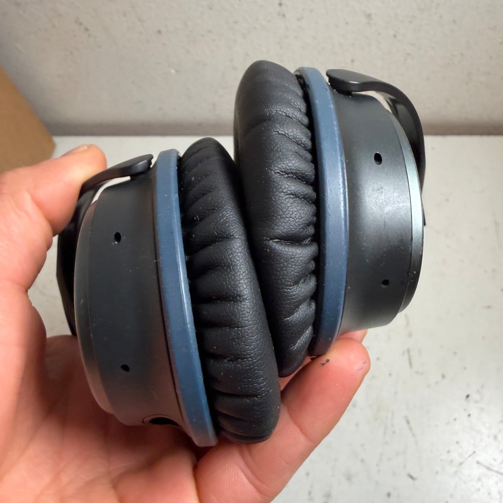 Bose QuietComfort 25 QC25 Dark Gray Noise-Canceling Stereo Wired Headphones