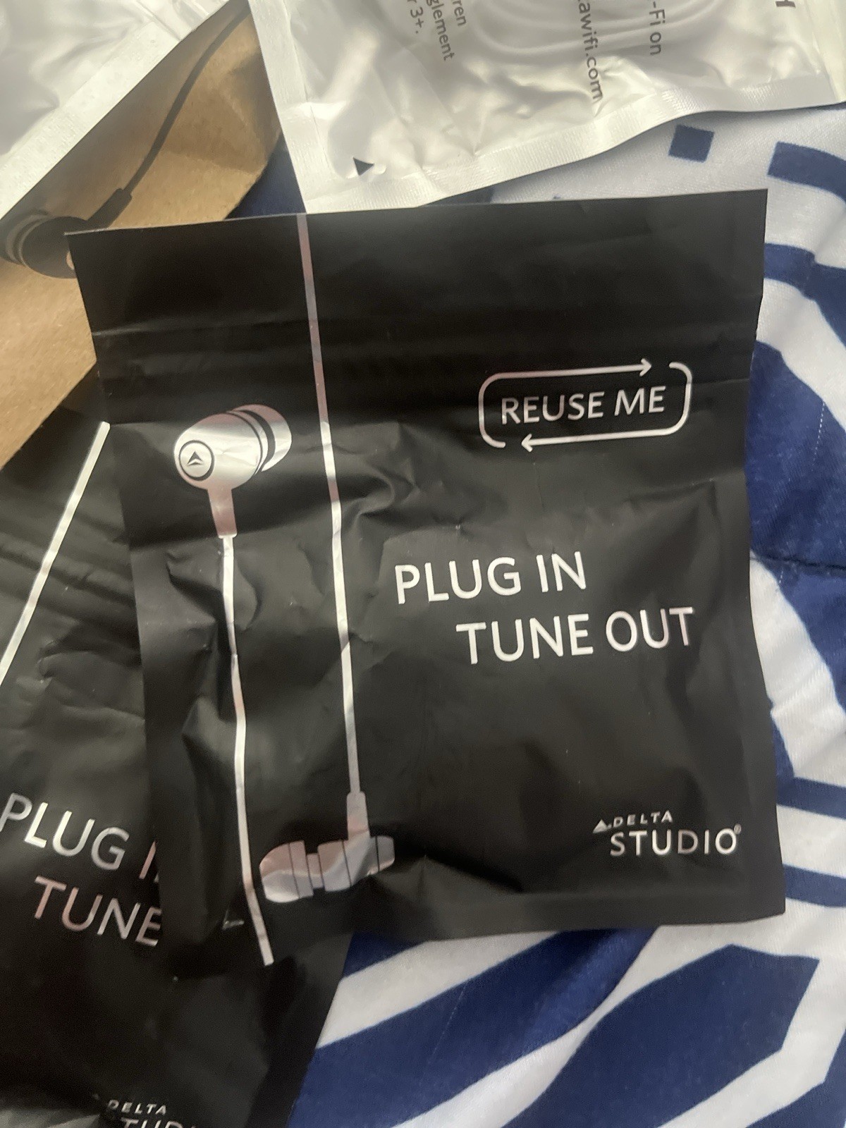 Travel Airplane Wired Earbuds Ear Buds Phone Vacation