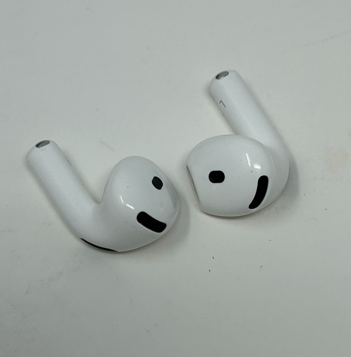 Apple AirPods 4 Complete Set A3050 A3053 A3058 White FREE SHIPPING📦