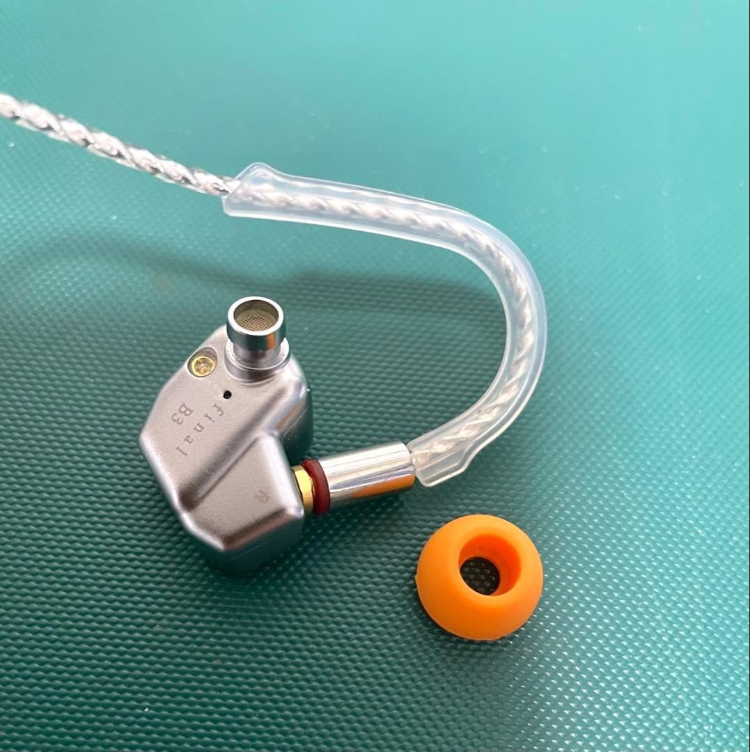 final B3 2BA In-Ear Monitors with 4.4mm Balanced Silver Coated Cable Used Japan