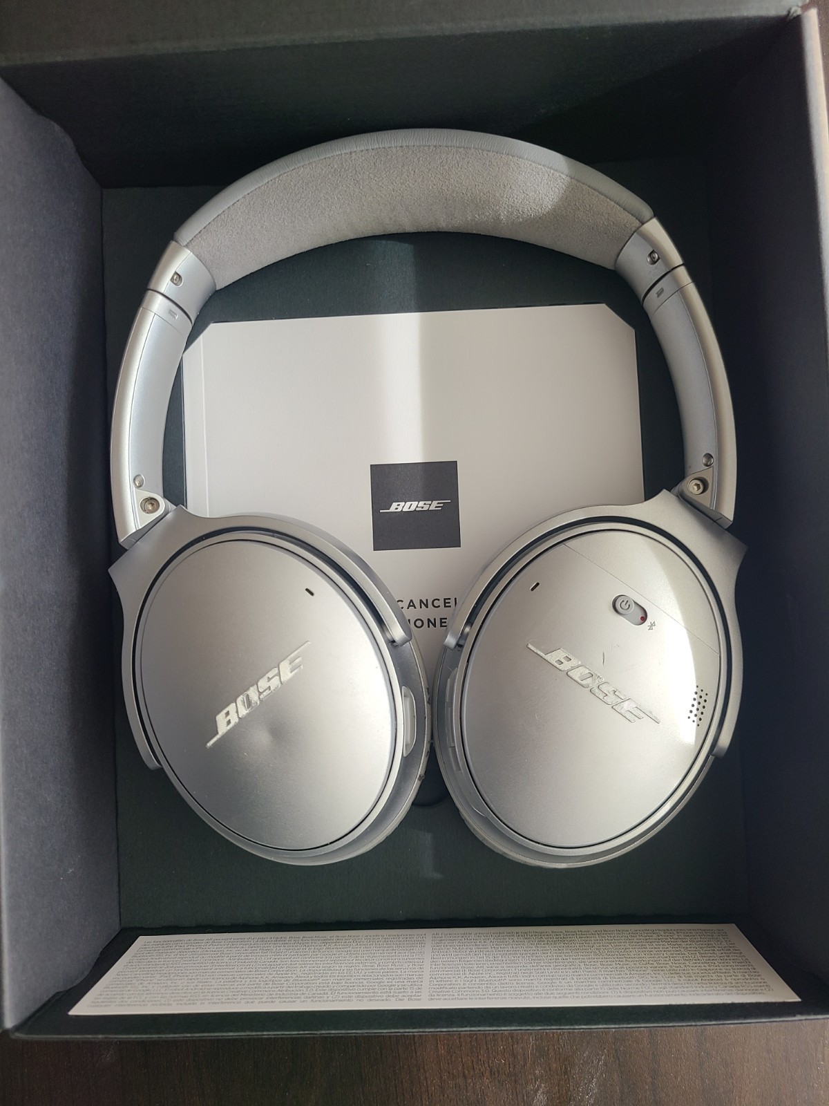 Bose QuietComfort Wireless Over-Ear Headphones – White Smoke
