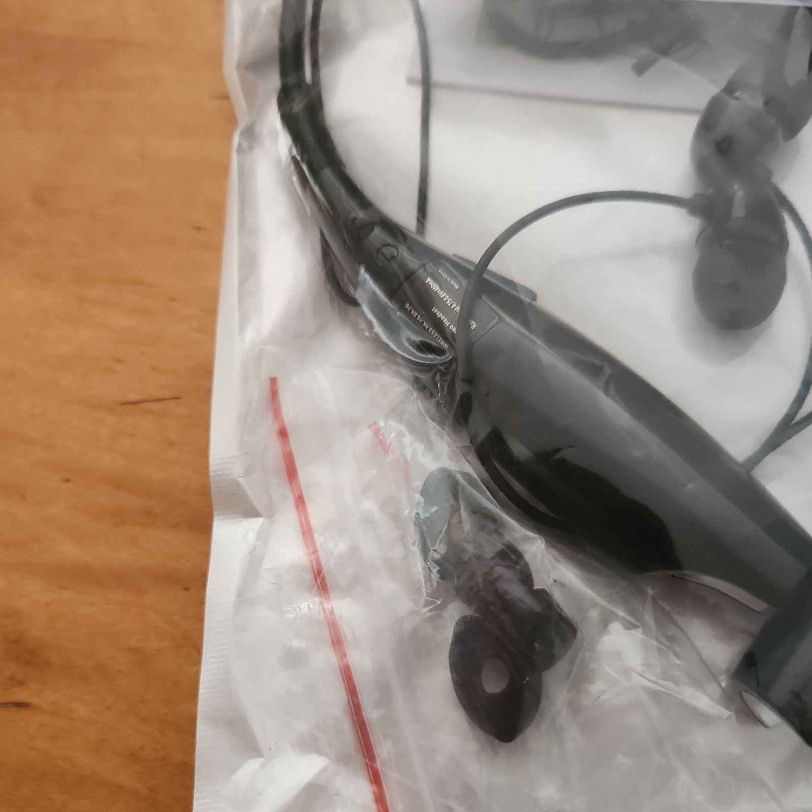 Black Bluetooth Neckband In-Ear Canal Earbuds w/ Mic, Micro-USB, 10mm