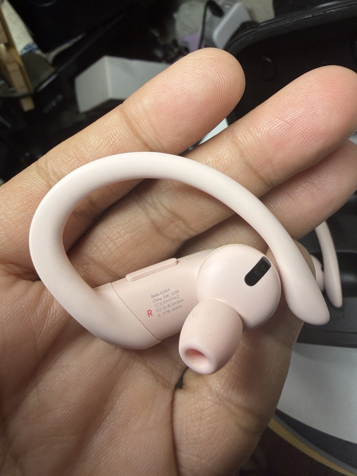Powerbeats Pro Wireless Earbuds – Lighting Charge – Cloud Pink
