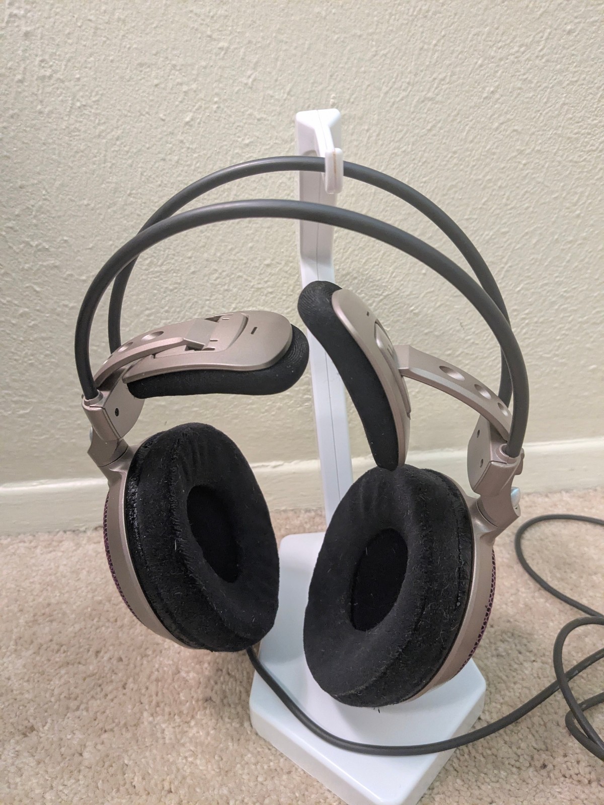 Audio-Technica Headphones Air ATH AD700 Authentic Purple Works Tested