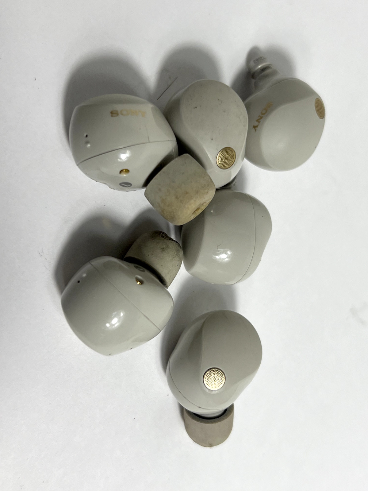 Lot of 6 SONY WF-1000XM5 Earbuds Silver For Parts NOT WORKING? 4 Right – 2 Left