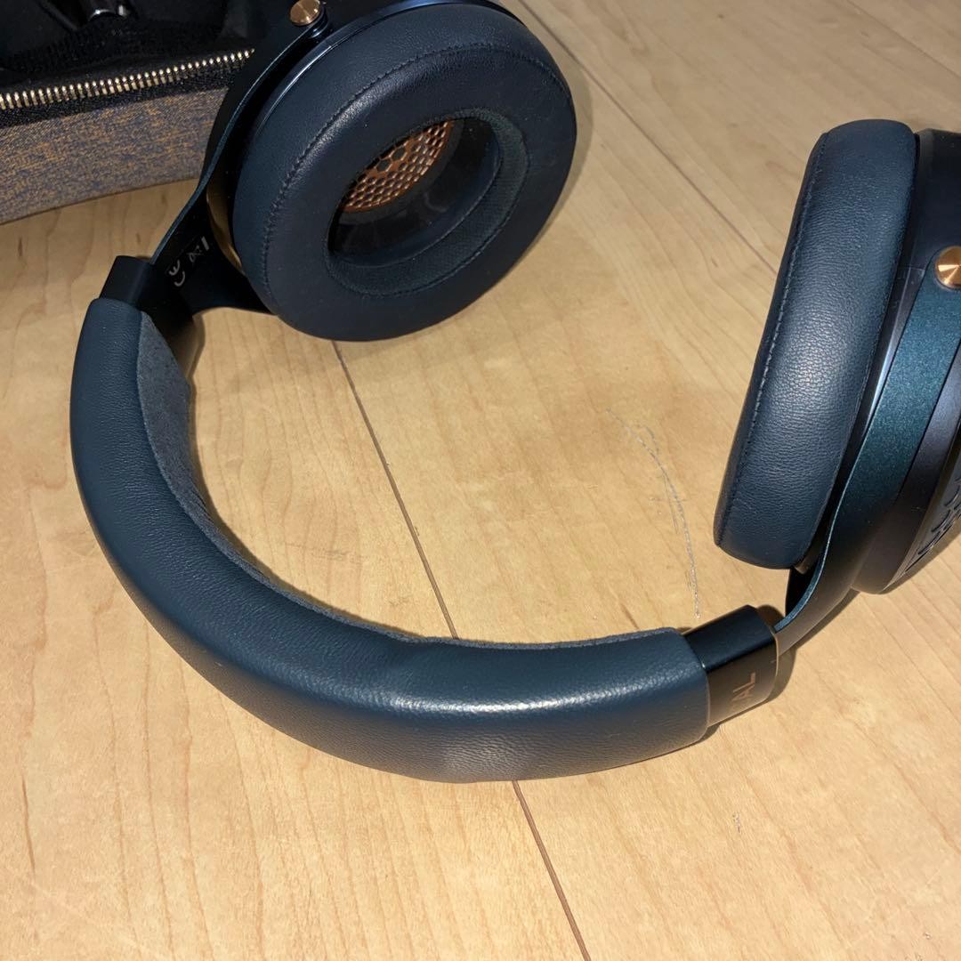Focal Celestee Closed Back Hi-Fi Over-Ear Headphones 40mm 35 Ohm France