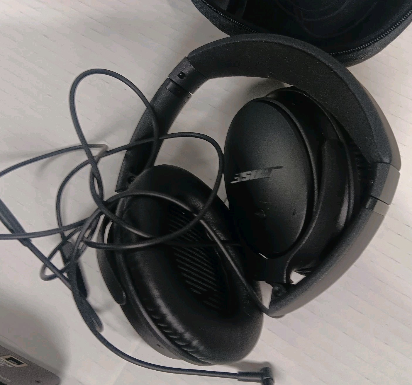 Bose QC25 Quiet Comfort 25 Wired Over-Ear Noise-Cancelling Headphones Special Ed