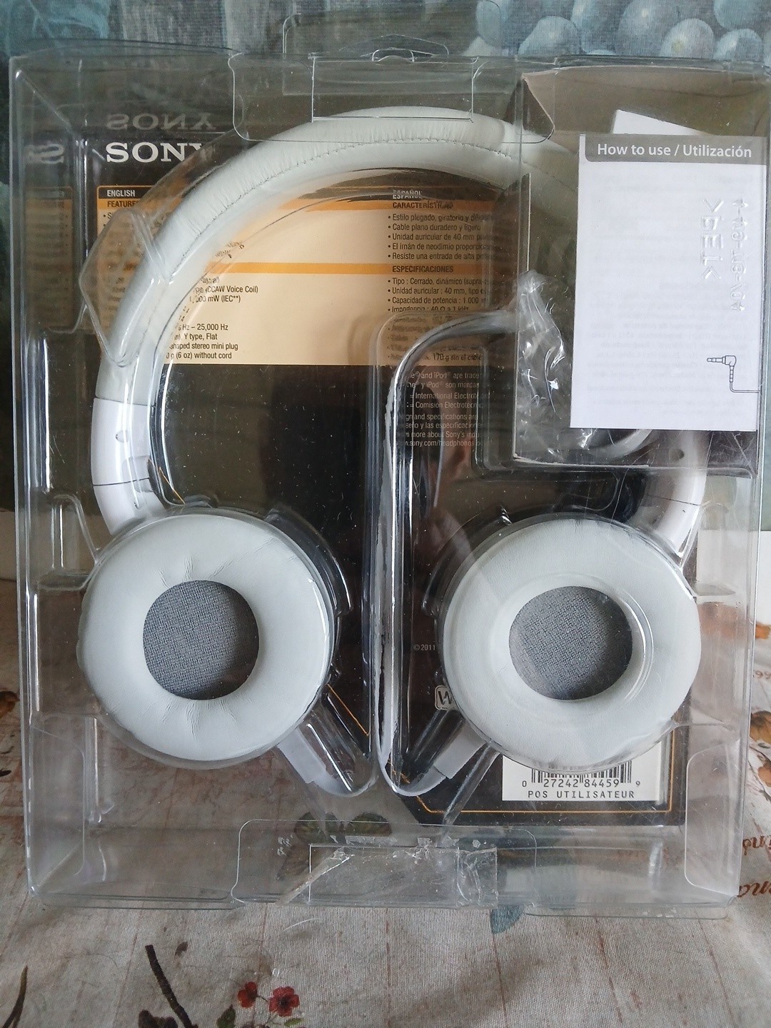 Sony MDR Z600 Headphones White/Silver NEW 2011 Walkman Ipod Smartphone L Stereo
