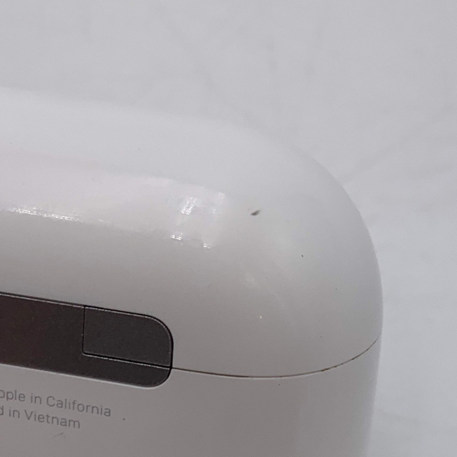 Apple AirPods 4th Gen ANC MagSafe Charging Case / A3055 A3056 A3059 MXP93LL/A