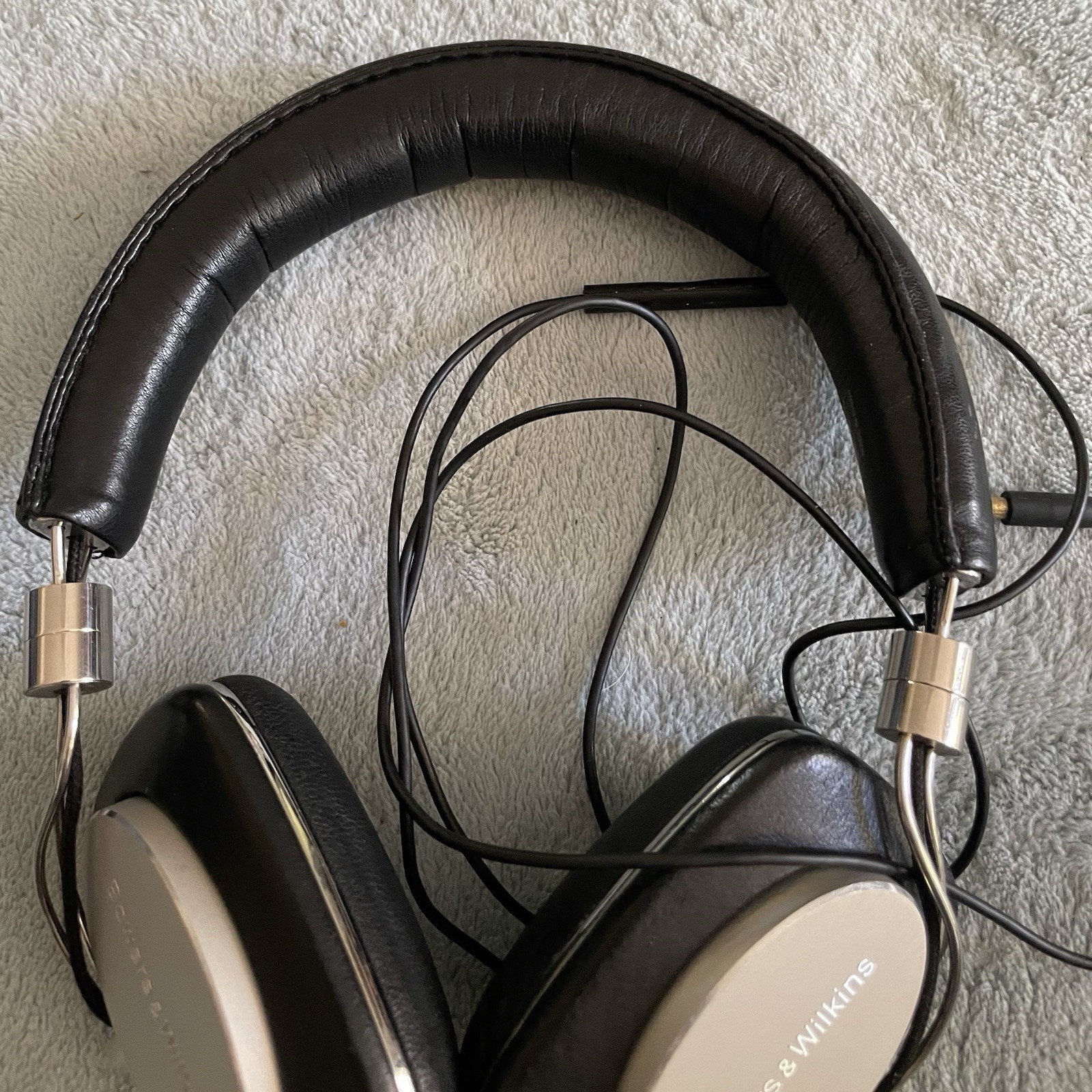 Bowers & Wilkins P5 Wired On-Ear Headphones – Black