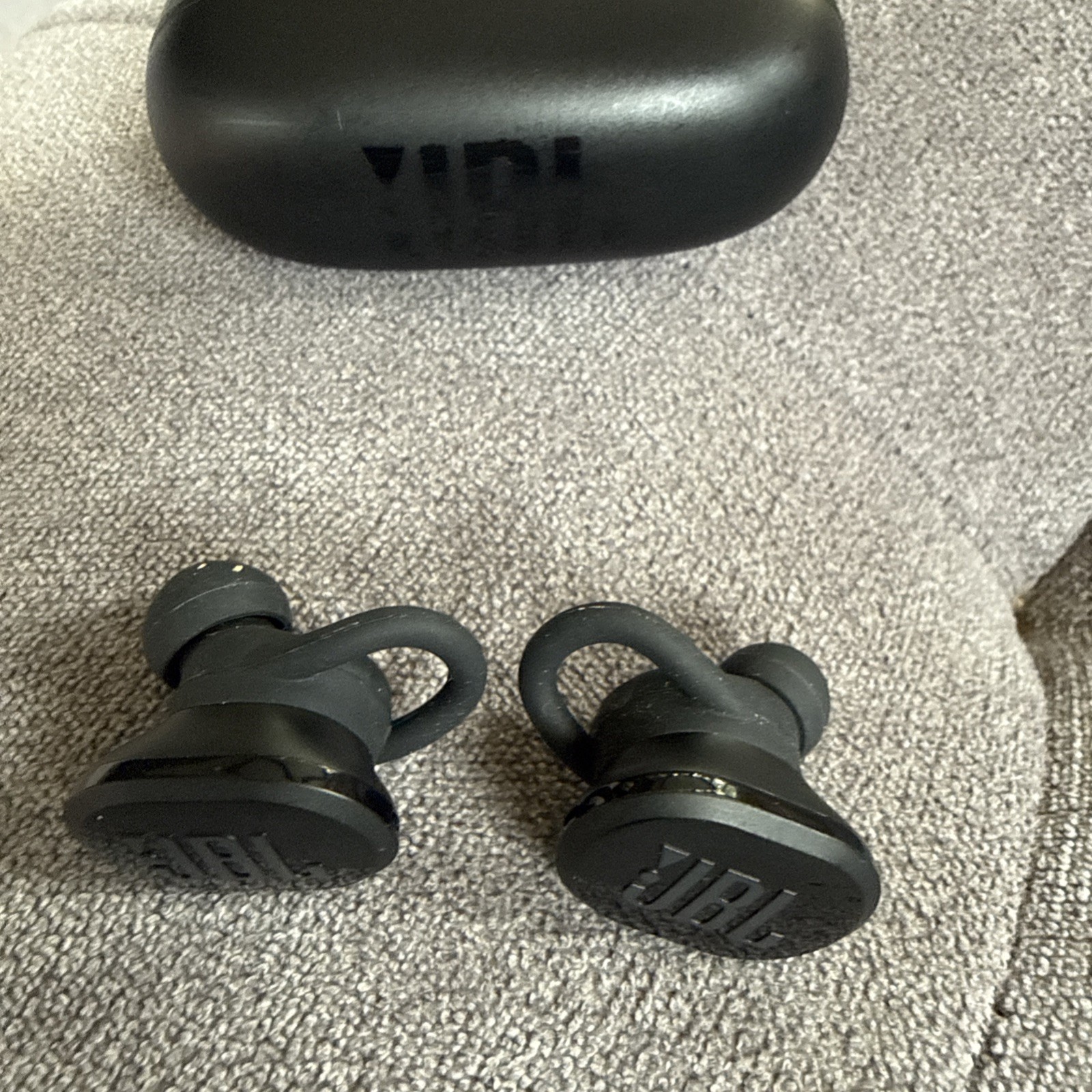 JBL Ear buds
