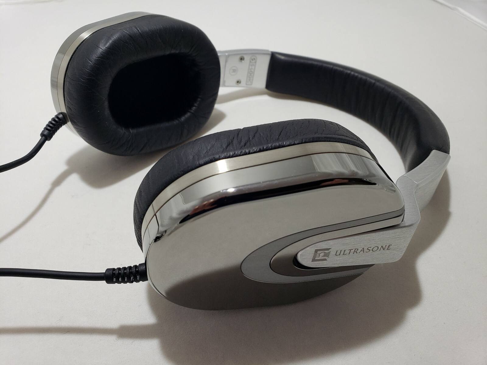 ULTRASONE Edition 8 Ruthenium Headphones – Silver/Black, gorgeous, barely used.