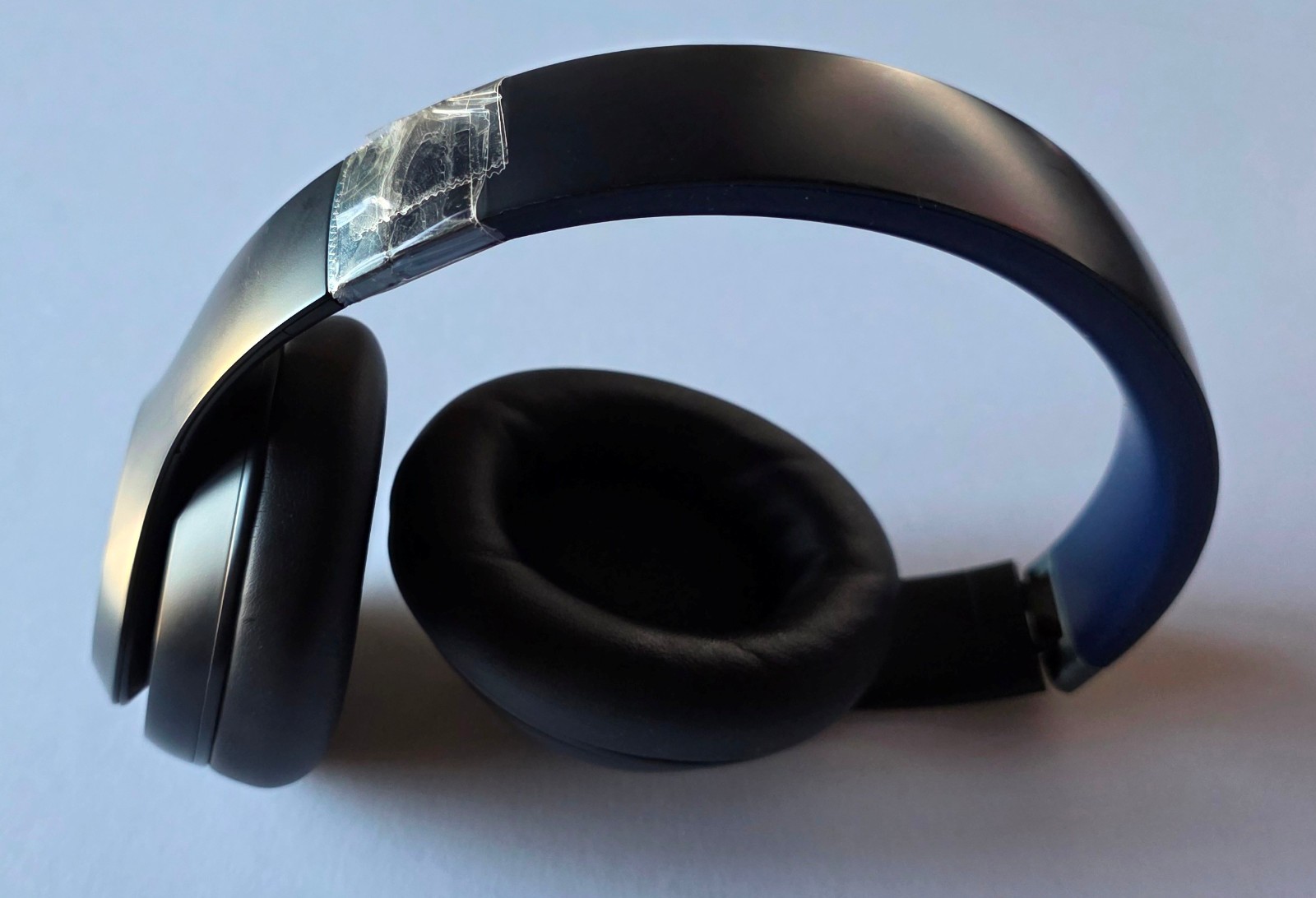 Navy Blue Beats Studio Pro Wireless Headphones MQTQ3LL/A – Works but Taped Band