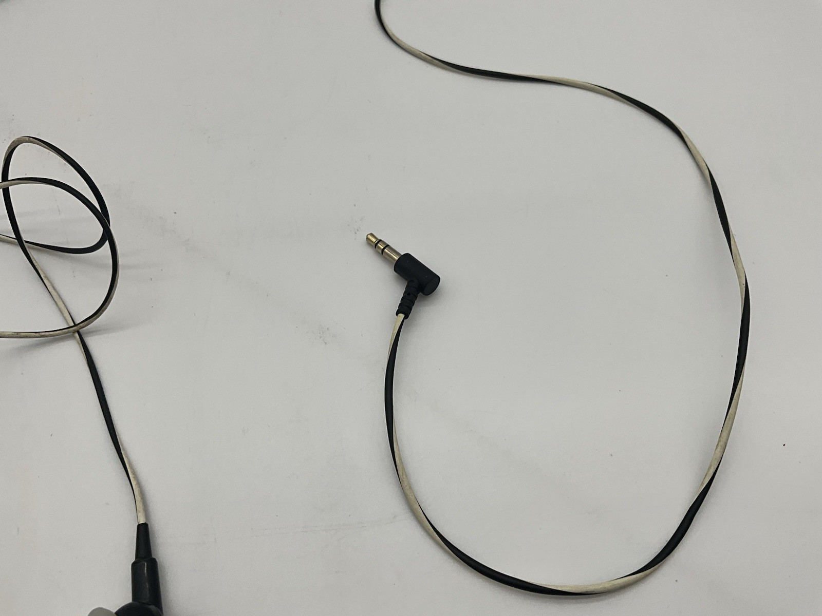 Bose SoundSport Wired 3.5mm Jack Earphones Headphones Earbuds Charcoal-Black