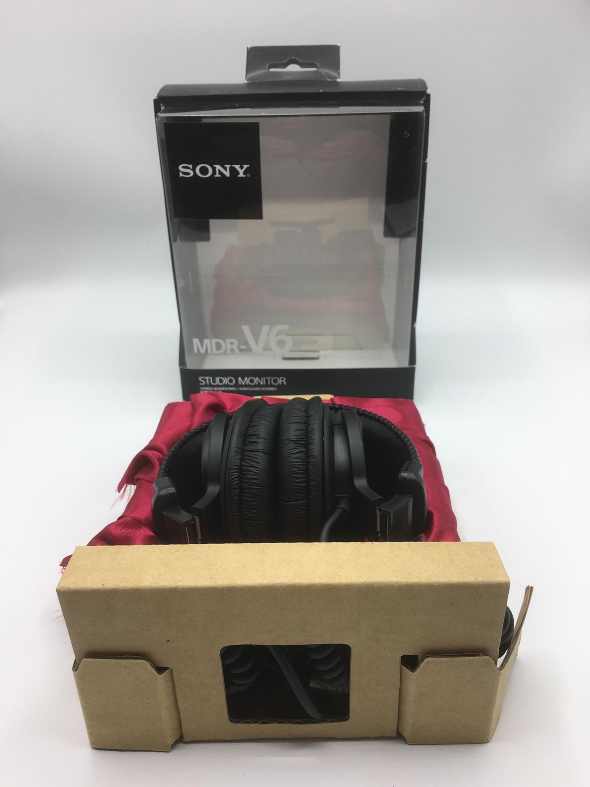 Boxed Sony MDR-V6 Monitor Series Headphones CCAW Voice Coil (MDR-V6/Q1(U))