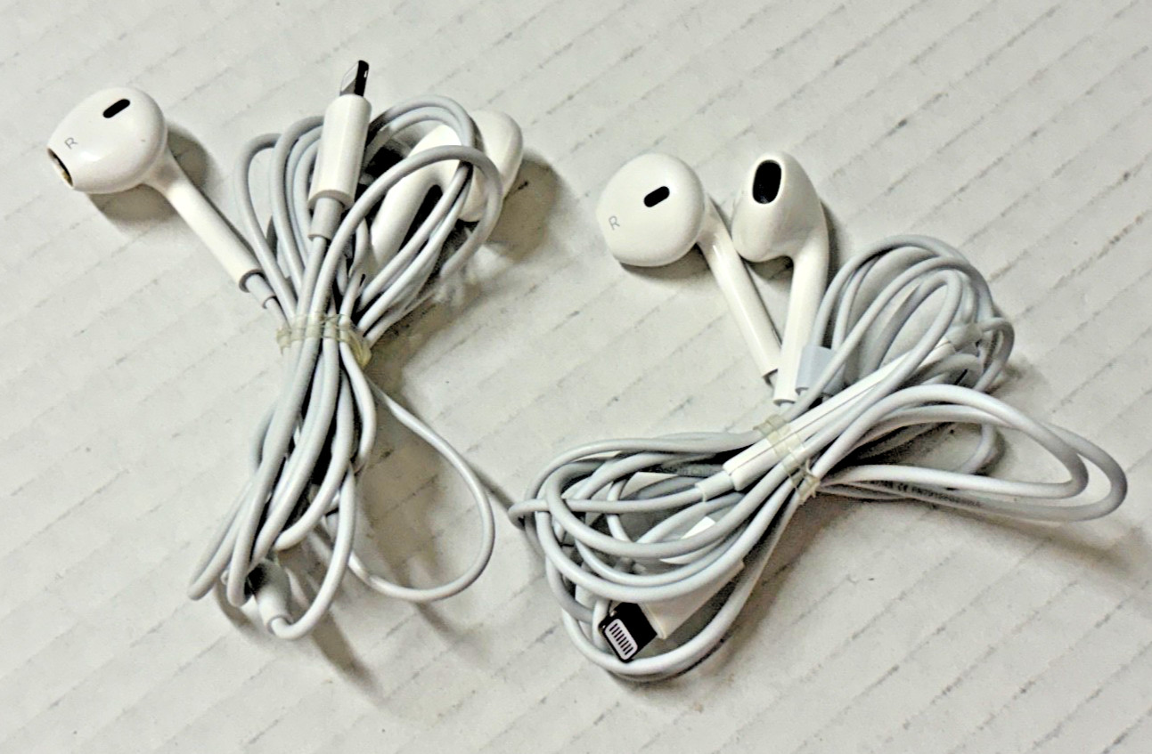 2 Apple Wired EarPods with Lightning Connector with mic/volume + Fast Shipping