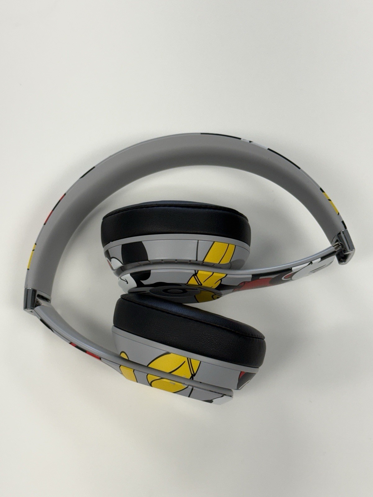Beats Solo3 Wireless Mickey Mouse 90th Anniversary Edition A1796